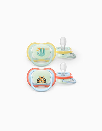 Pack of 2 Philips Avent Ultra Air Night Soothers for Boys, 0-6M