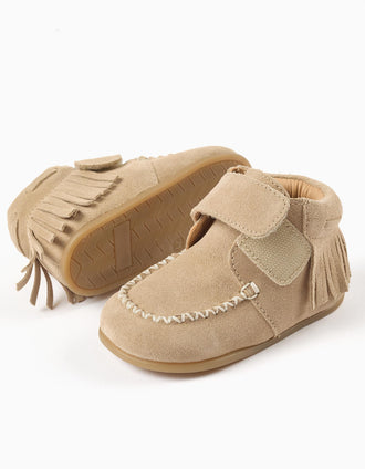 Botins Barefoot de camurça com franjas para bebé menina, bege