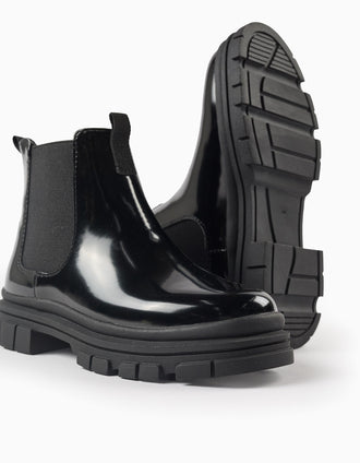 Patent Chelsea boots with non-slip sole for girls, black