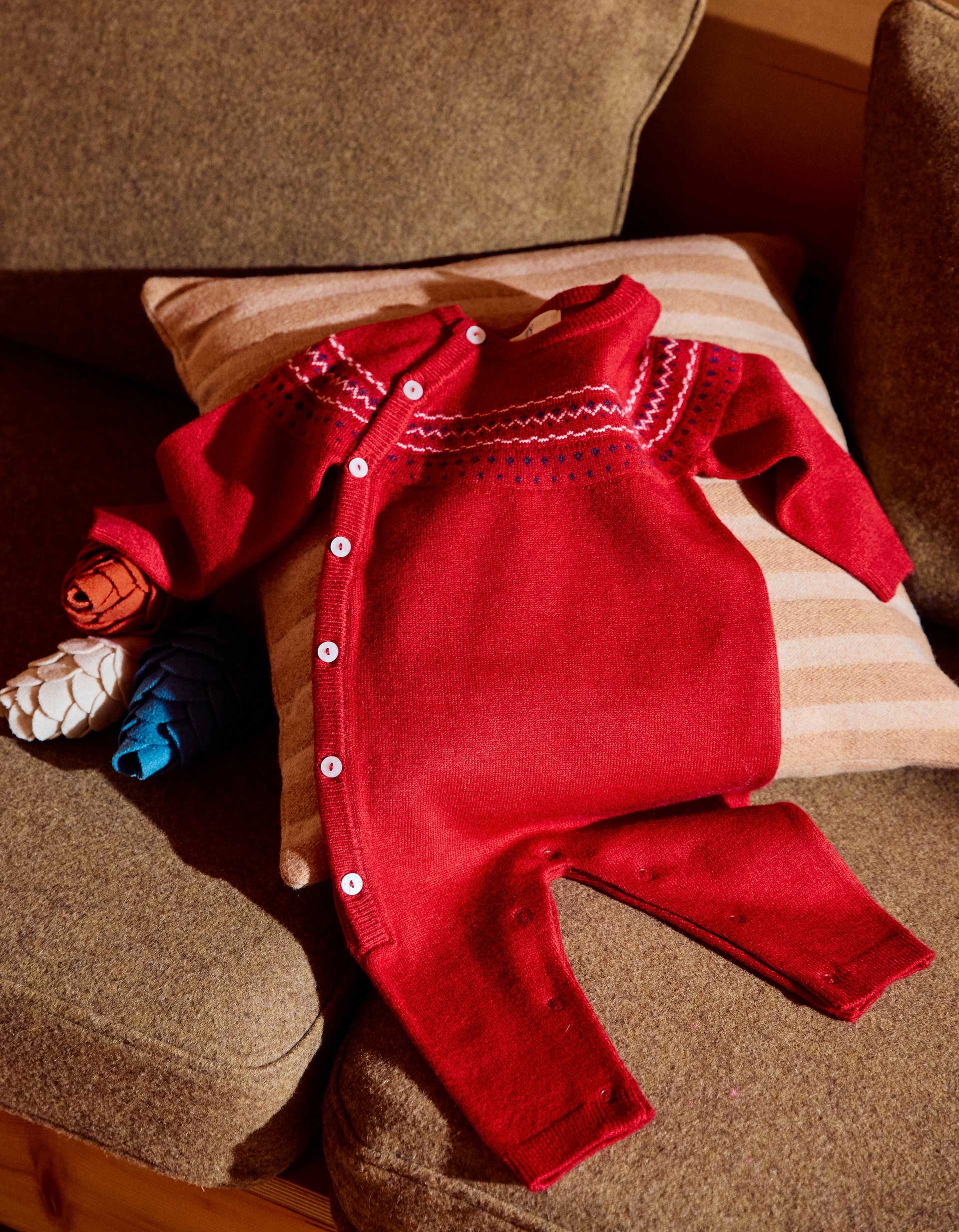Long sleeve knitted romper with jacquard for newborns, red