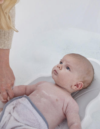 Newborn Bath Support Shnuggle, White