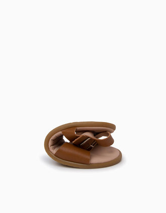 Sandalias Barefoot de piel con hebilla Pisamonas para niña, camel