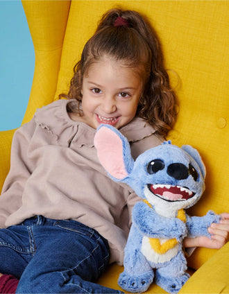 Peluche Disney Stitch com Colar Havaiano 25 cm