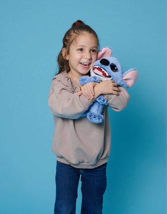 Peluche Disney Stitch com Colar Havaiano 25 cm