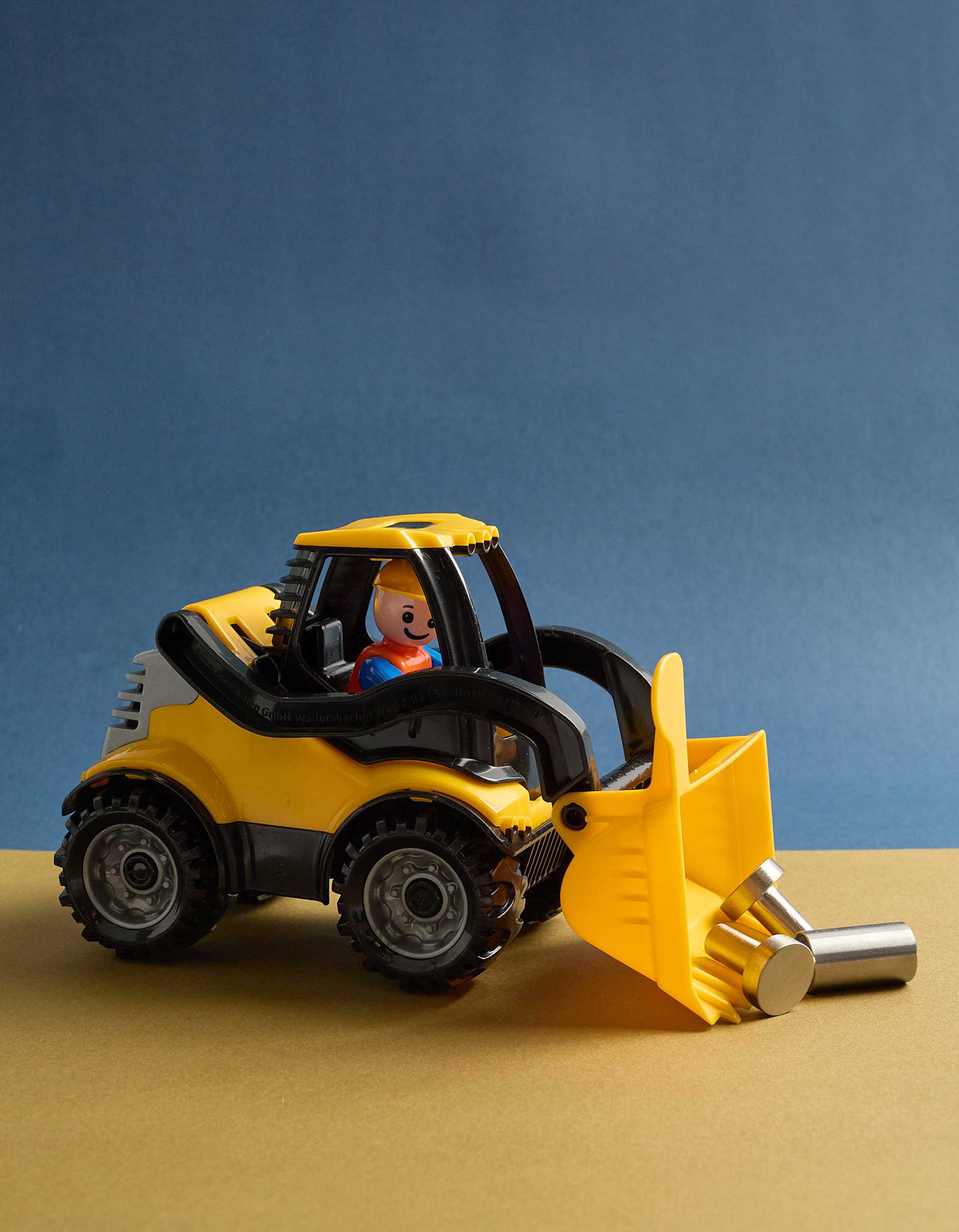 Truckies Truck with Shovel and Figure Lena 24M+