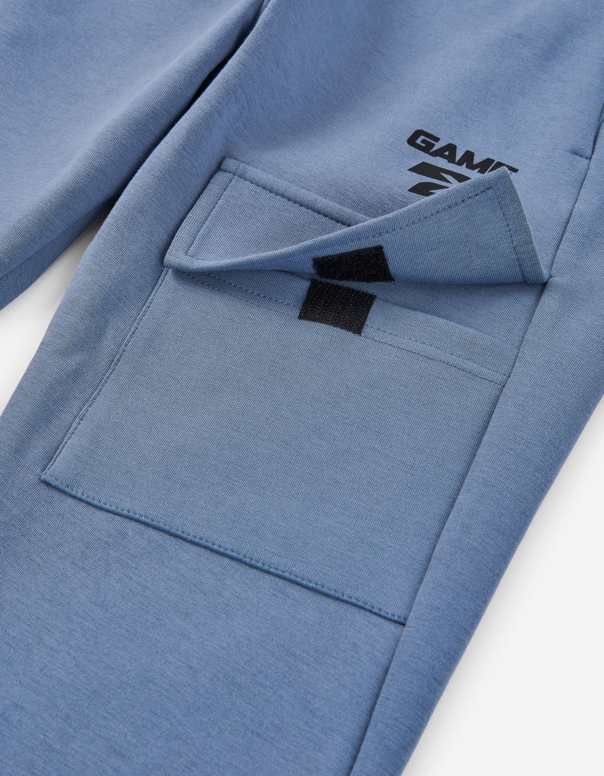 Joggers de algodão interlock com bolso cargo para menino, azul