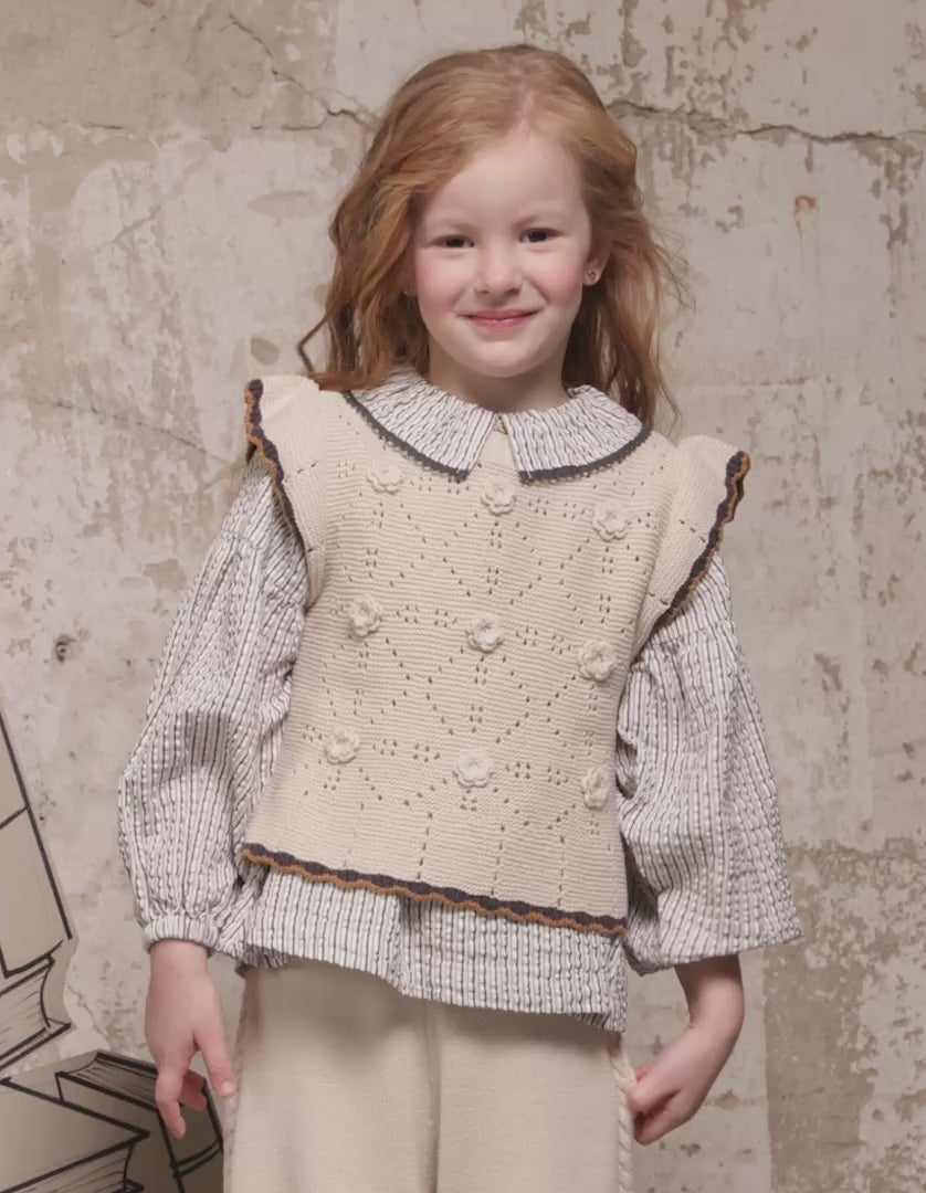 Colete de malha com crochê e folhos B&S para menina, bege