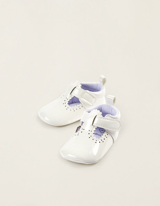 Classic Shoe for Newborn Girls, White