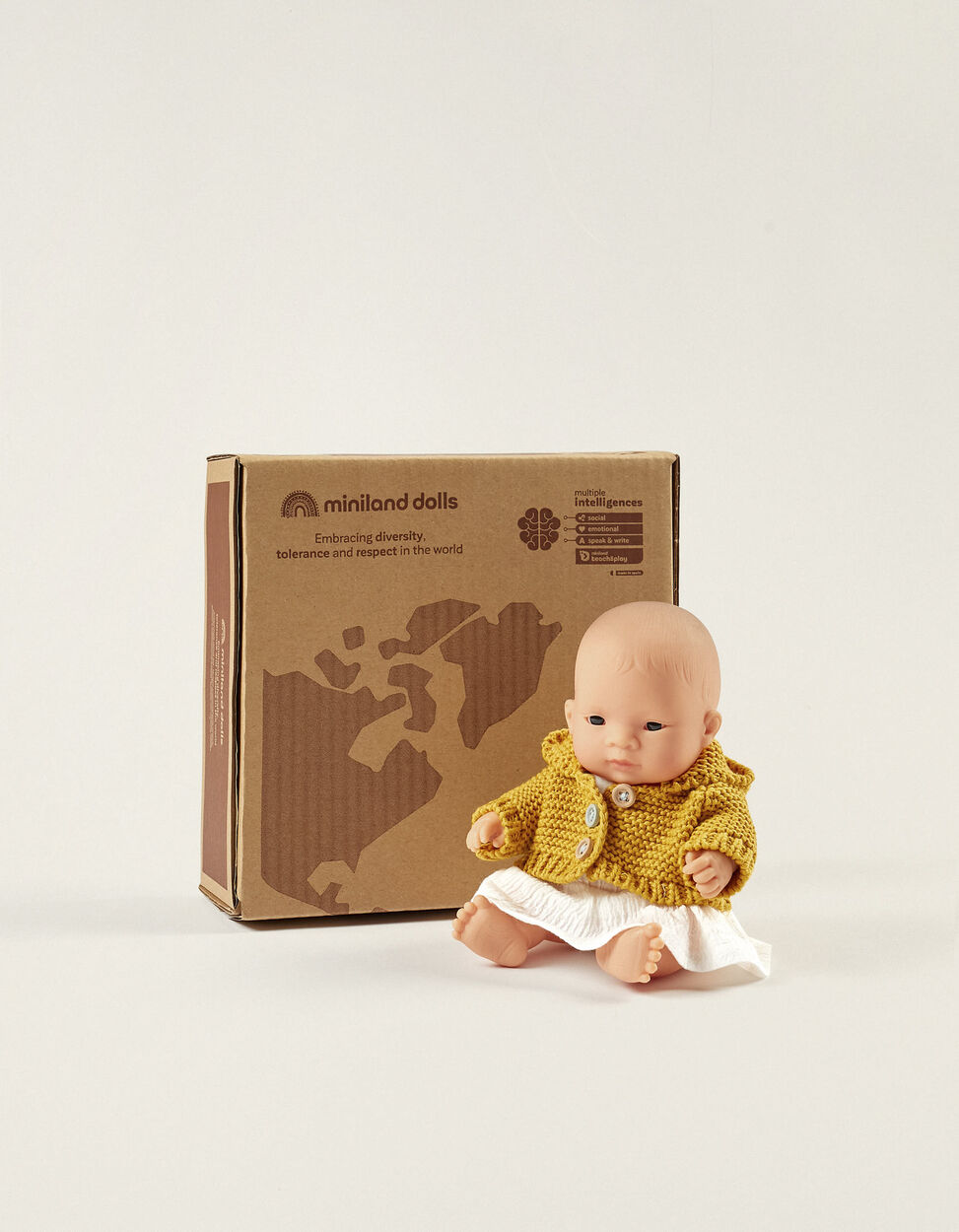 Boneca - Bebé Europeu Menino com Roupa - Oficina Didáctica